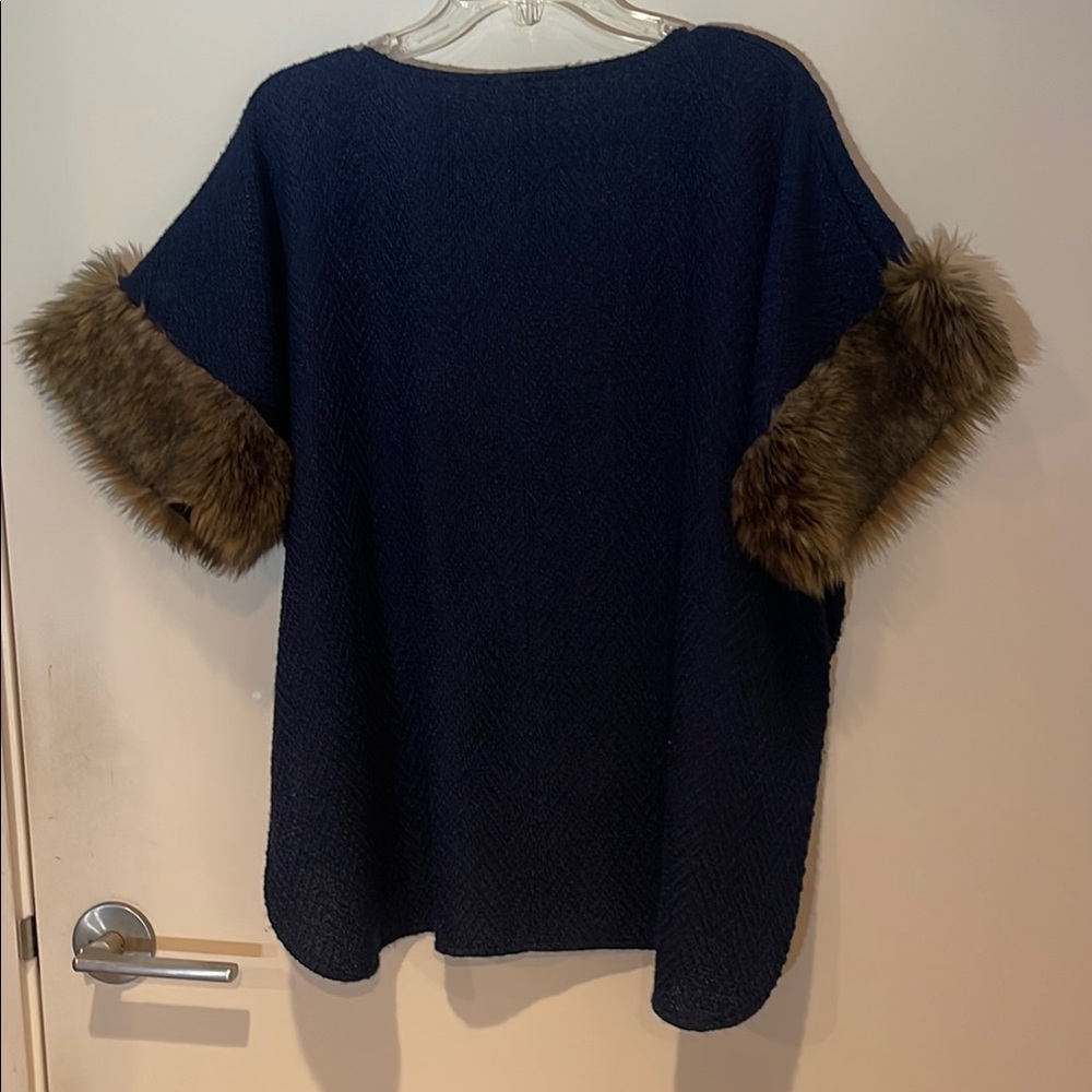 Blue and Brown Cape with Luxurious Fur Trim - Picture 5 of 6
